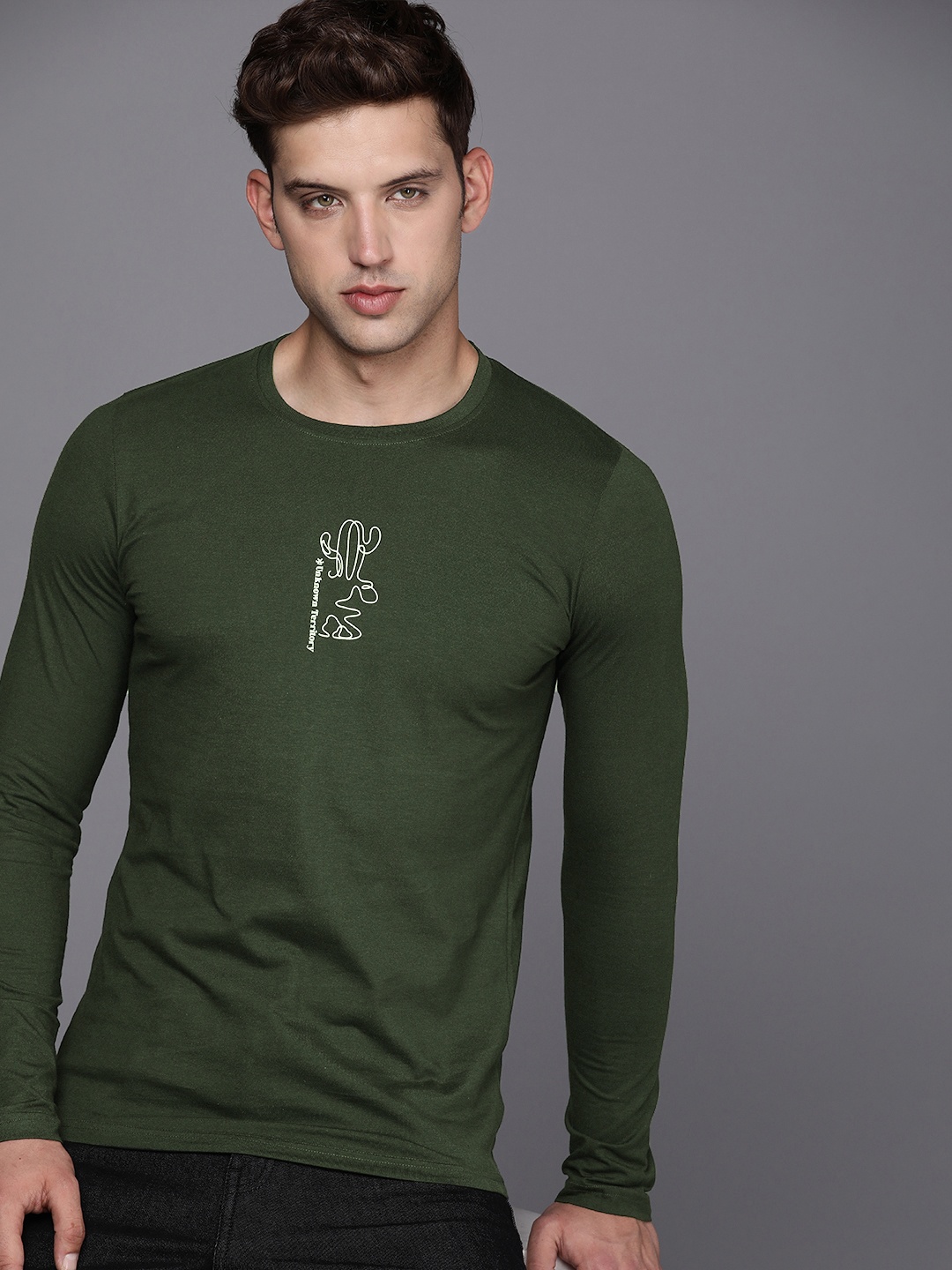 

WROGN Round Neck Minimal Graphic Printed Slim Fit T-shirt, Green