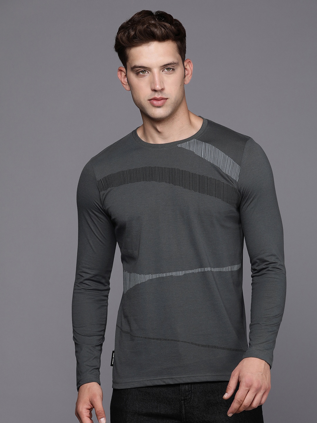 

WROGN Round Neck Graphic Printed Slim Fit T-shirt, Grey