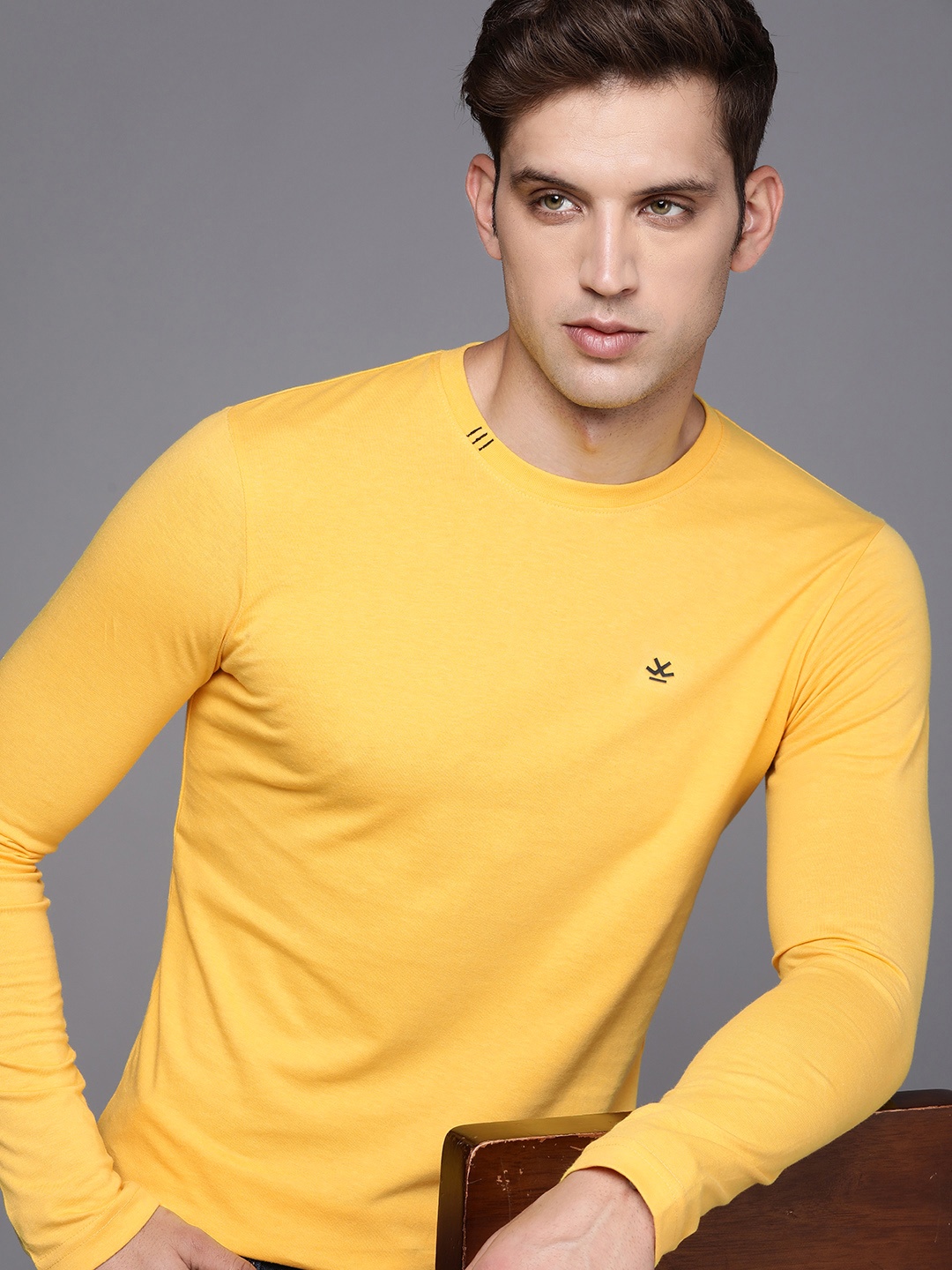 

WROGN Men Solid Round Neck T-shirt, Yellow