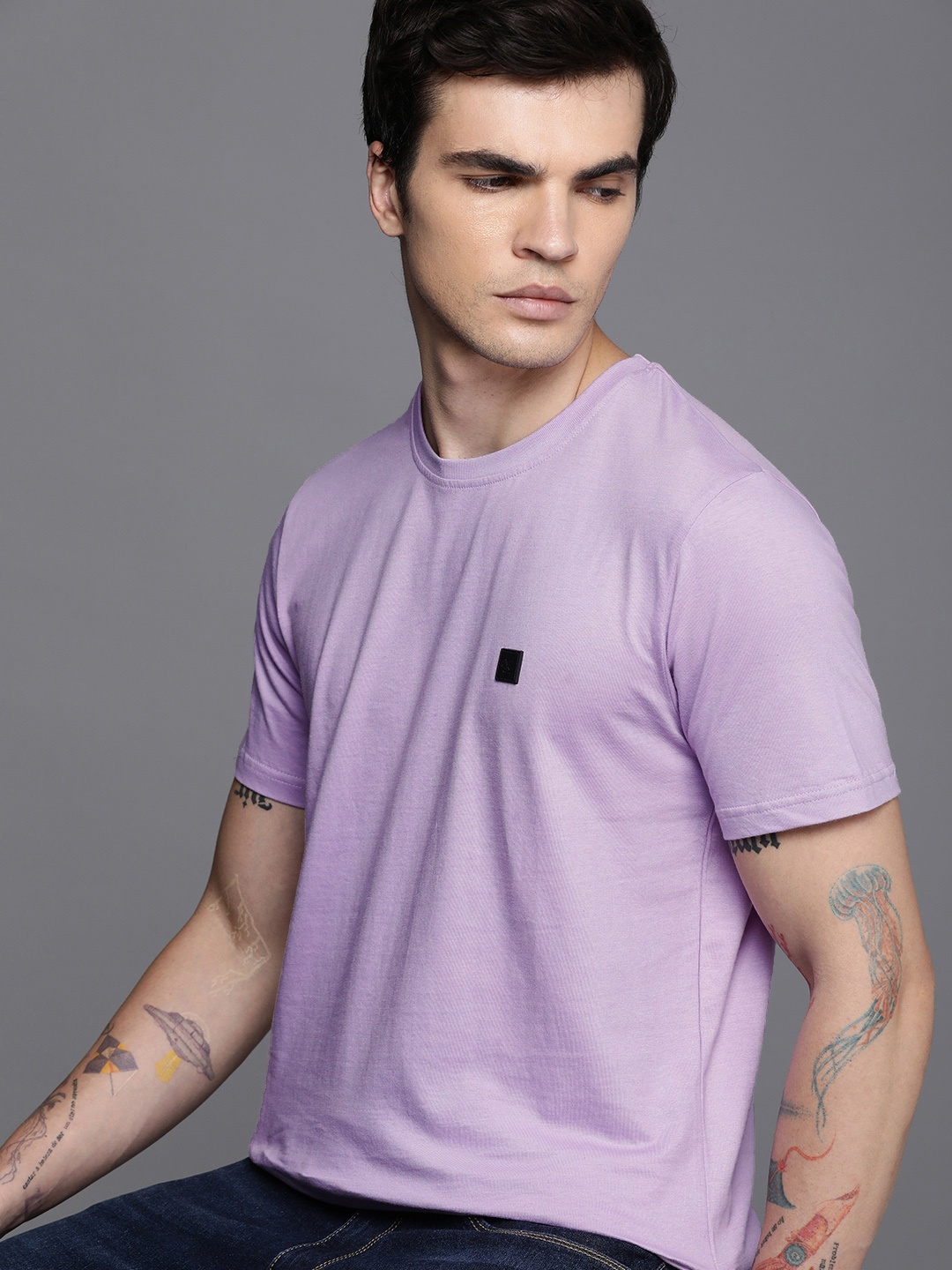 

WROGN Men Pure Cotton Solid Round Neck Slim Fit T-shirt, Lavender