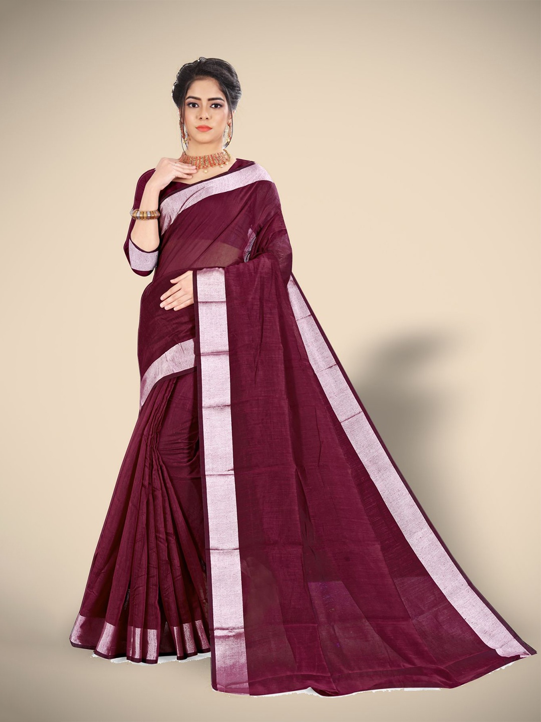

VAIRAGEE Purple & Silver-Toned Zari Saree