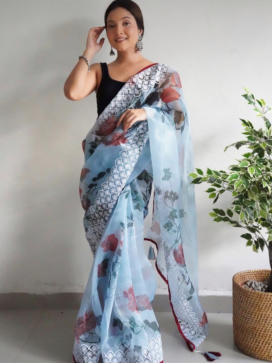 

Atulyam Tex World Floral Printed Chikankari Embroidered Organza Saree, Grey