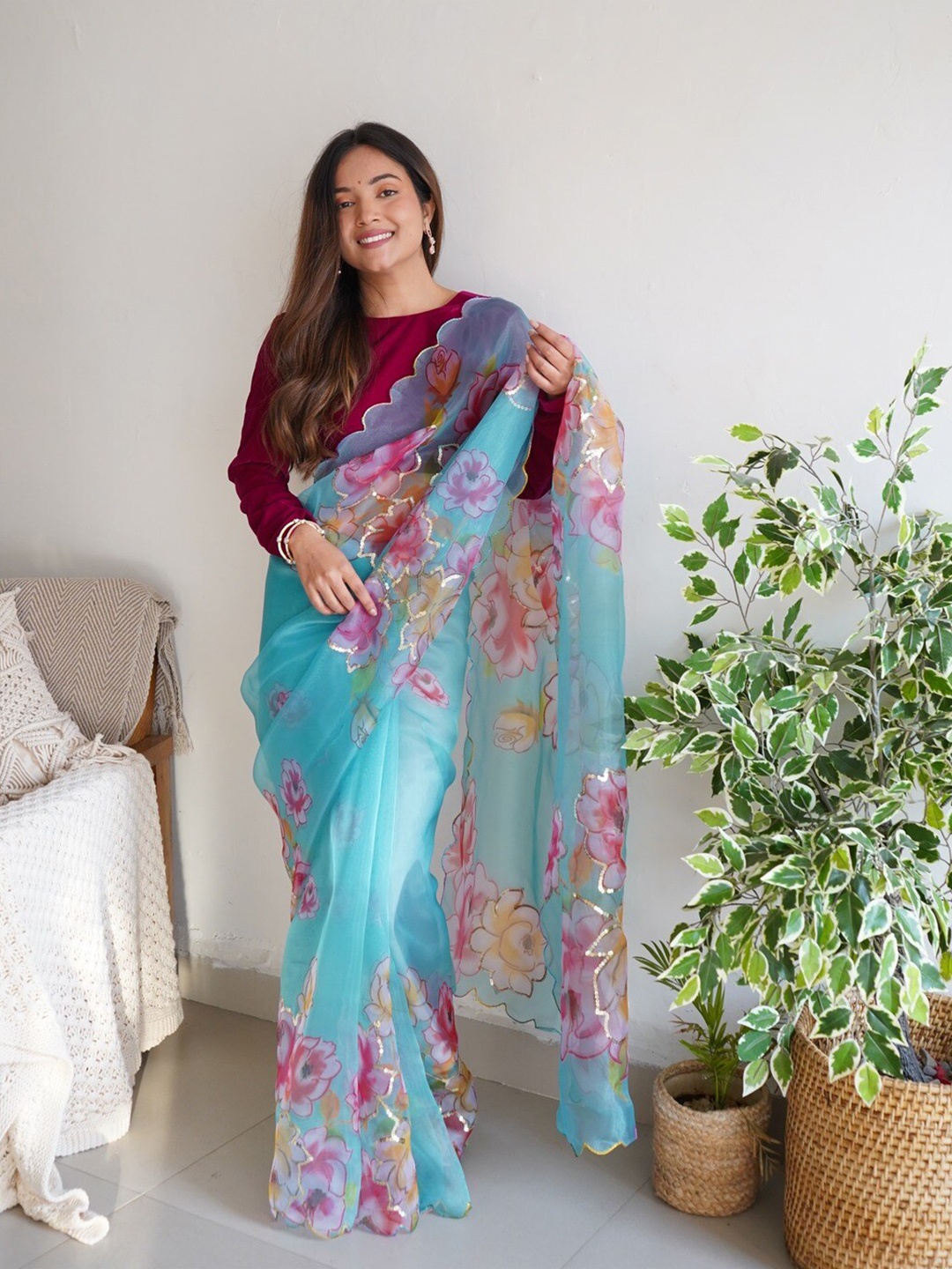

Atulyam Tex World Floral Printed Sequinned Organza Saree, Turquoise blue