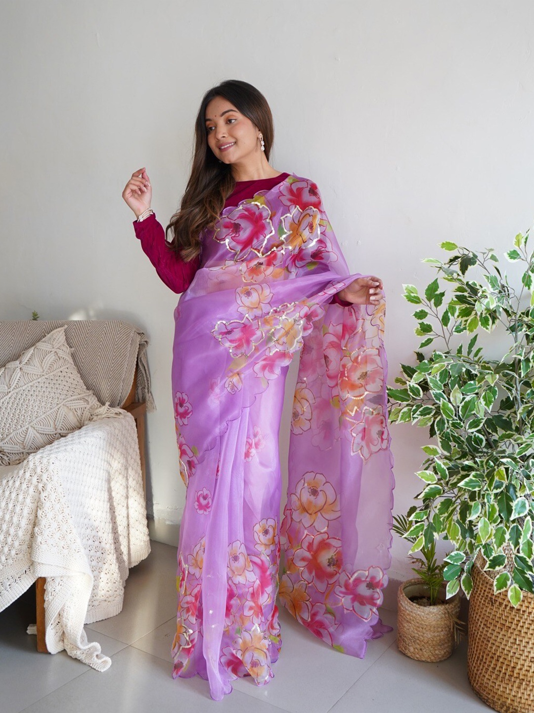 

Atulyam Tex World Floral Printed Sequinned Organza Saree, Lavender