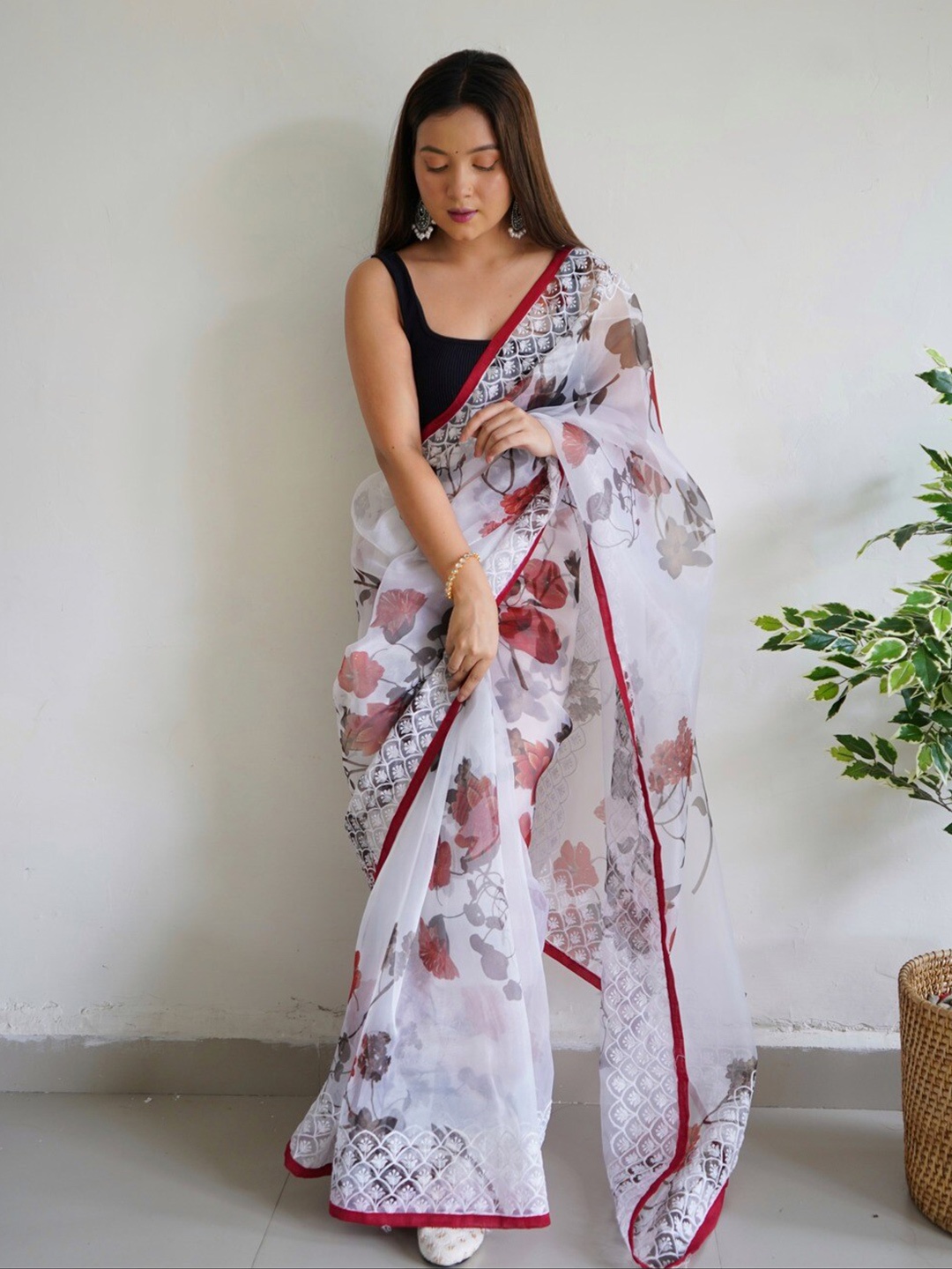 

Atulyam Tex World Floral Printed Chikankari Embroidered Organza Saree, White