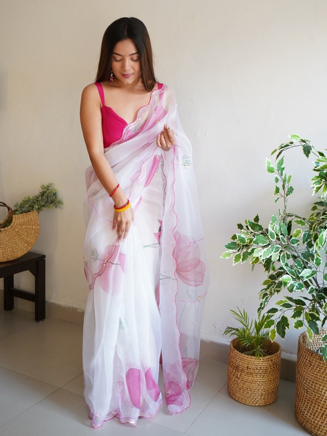 

Atulyam Tex World Floral Printed Sequinned Organza Saree, White