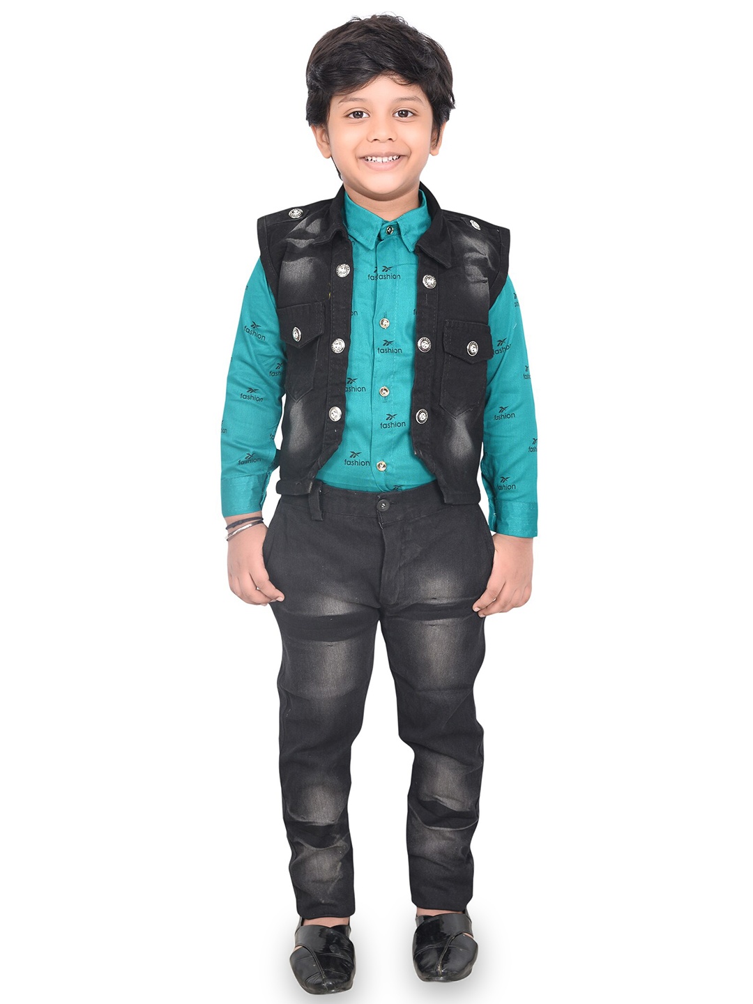 

KIDZAREA Boys Printed Shirt with Trousers & Jacket, Green