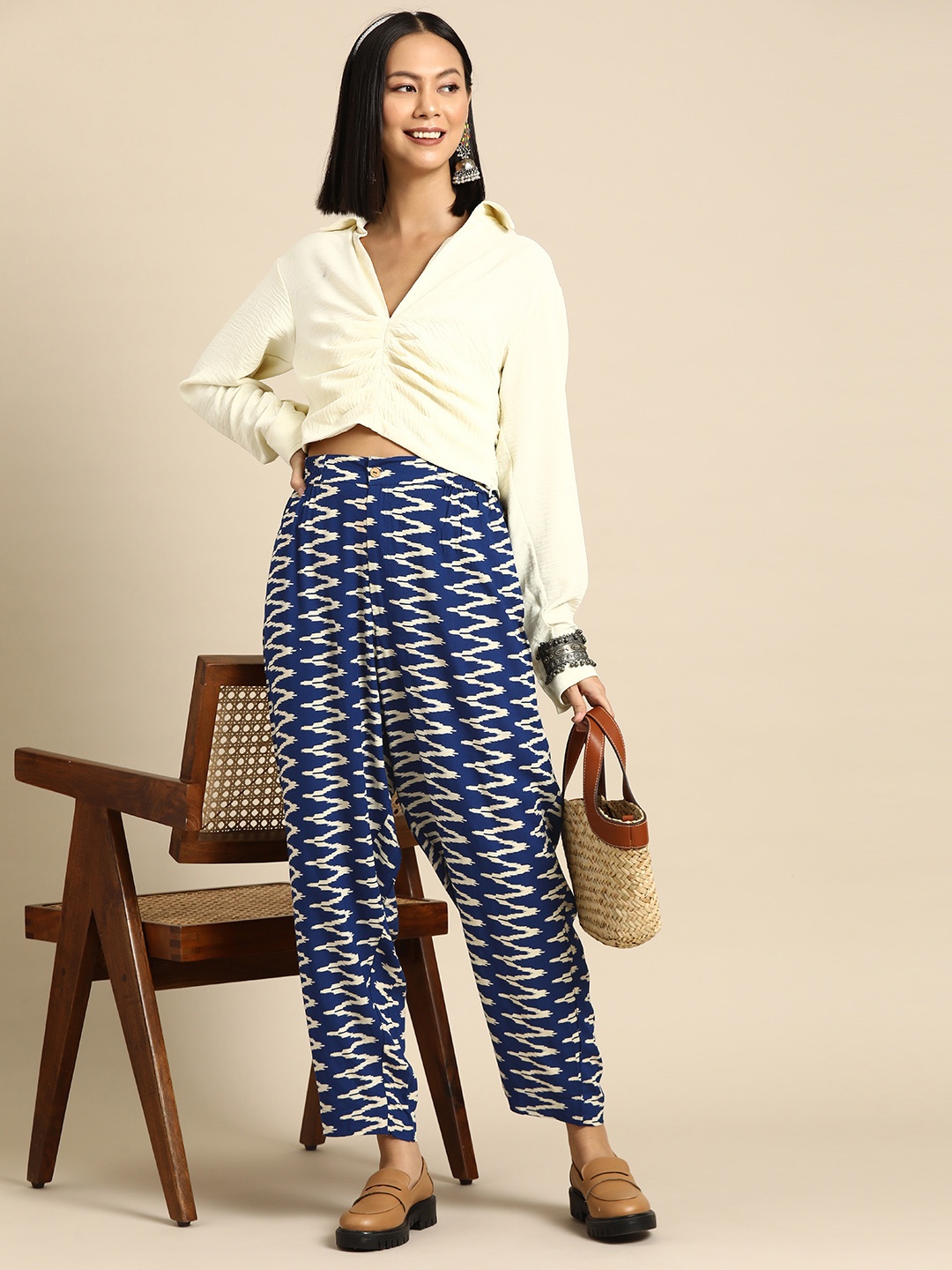 

Sangria Women Printed Trousers, Blue