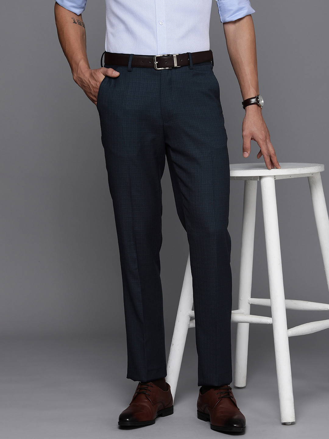 

Louis Philippe Men Checked Slim Fit Formal Trousers, Navy blue