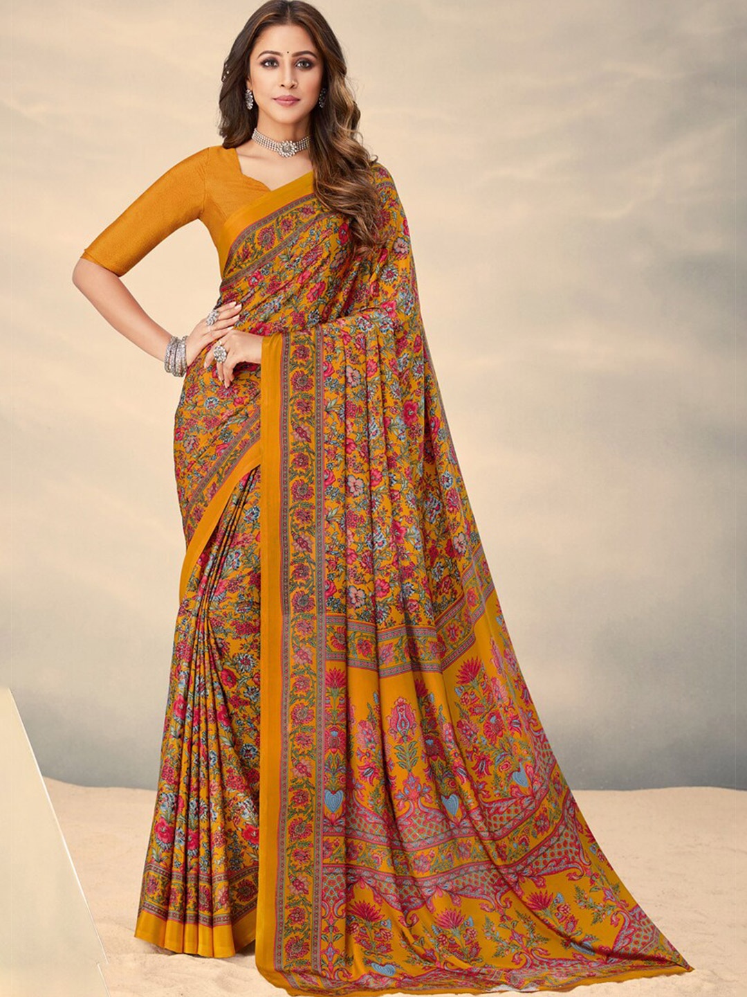 

DIVASTRI Floral Printed Pure Silk Saree, Mustard