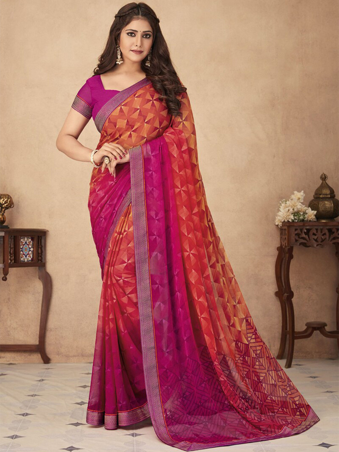 

DIVASTRI Abstract Printed Zari Pure Chiffon Saree, Pink