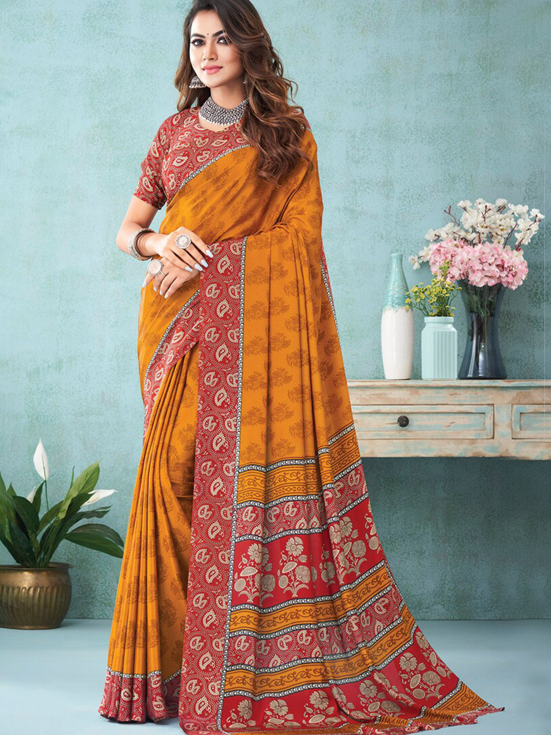 

DIVASTRI Floral Printed Saree, Mustard