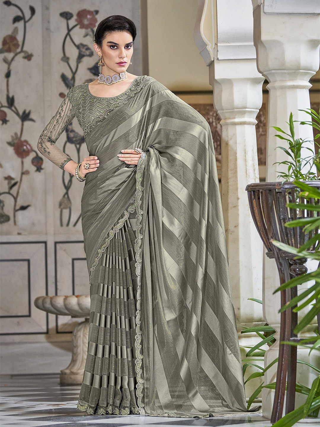 

DIVASTRI Striped Sequined Pure Silk Saree, Grey