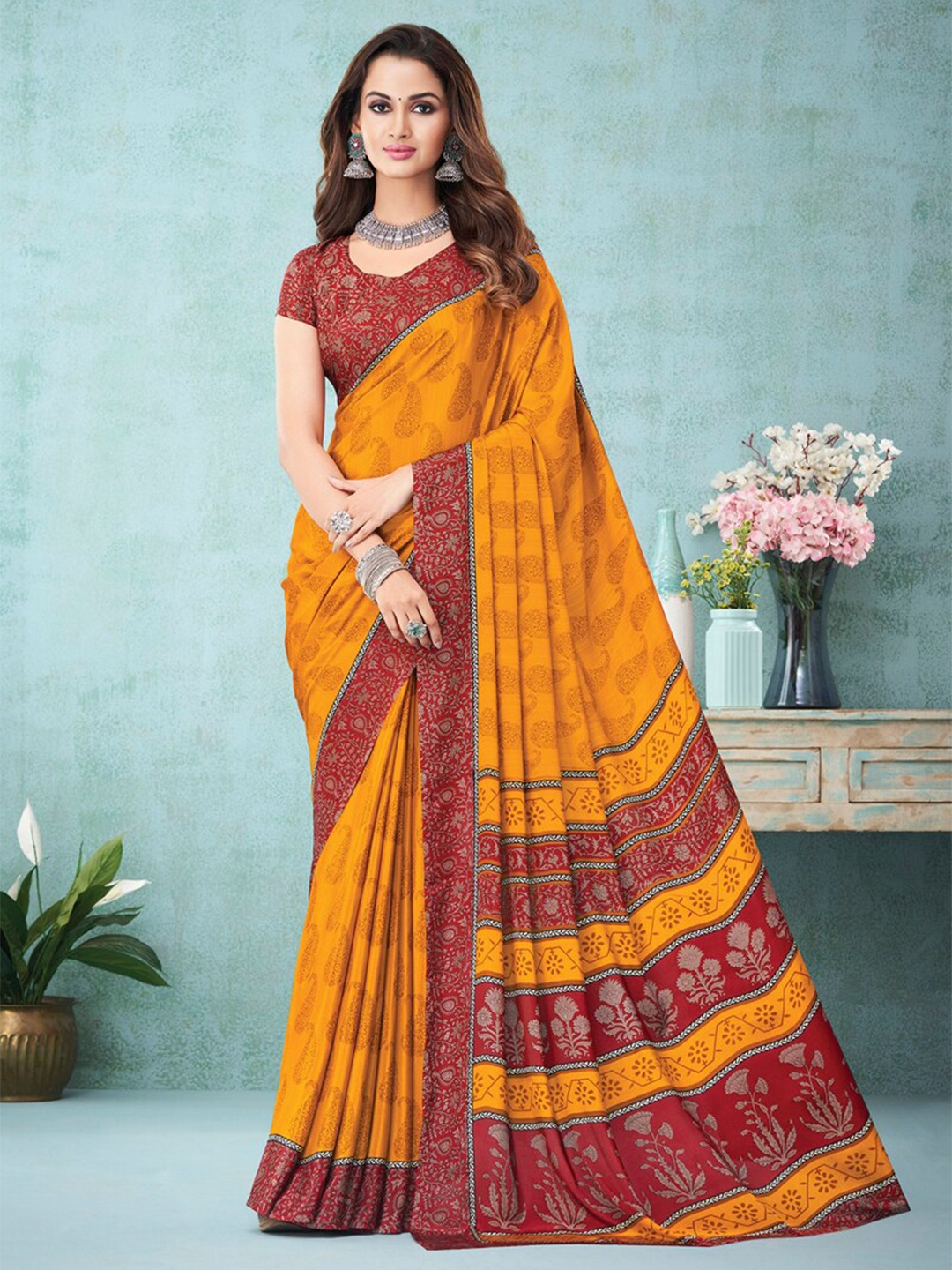 

DIVASTRI Paisley Printed Saree, Mustard