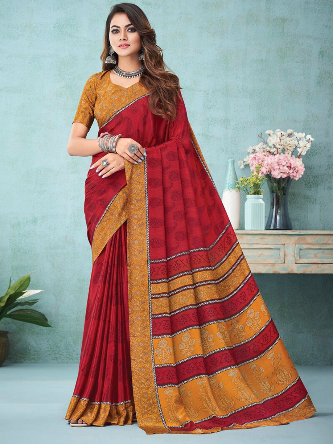 

DIVASTRI Paisley Printed Saree, Red