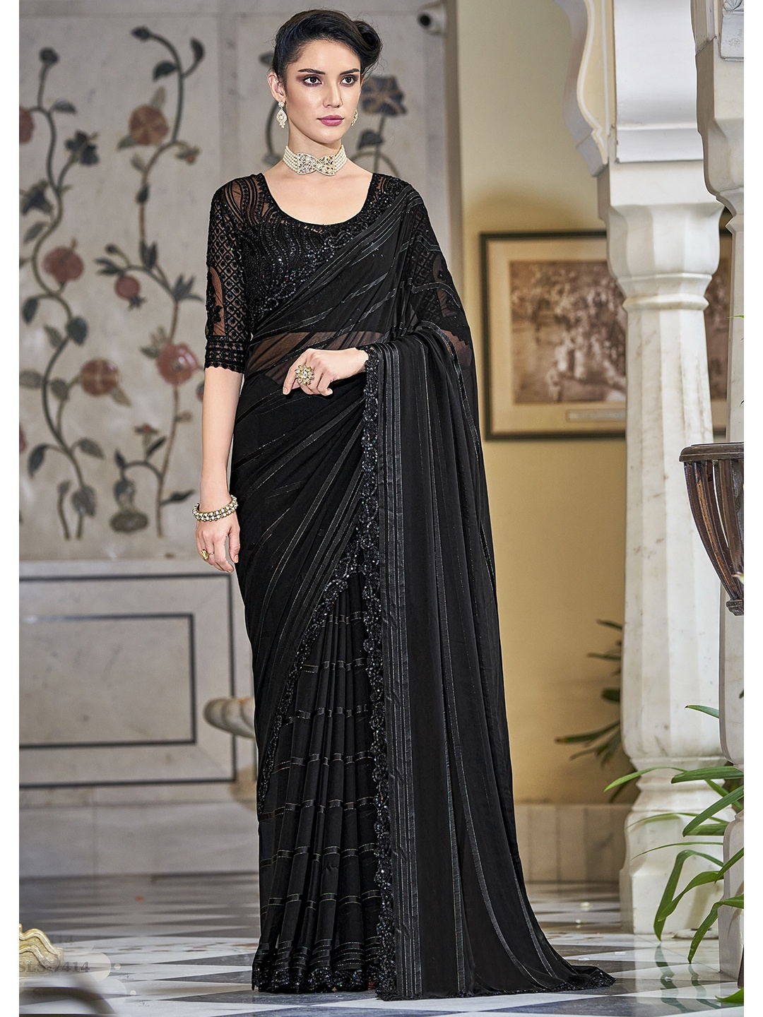 

DIVASTRI Striped Sequined Pure Silk Saree, Black