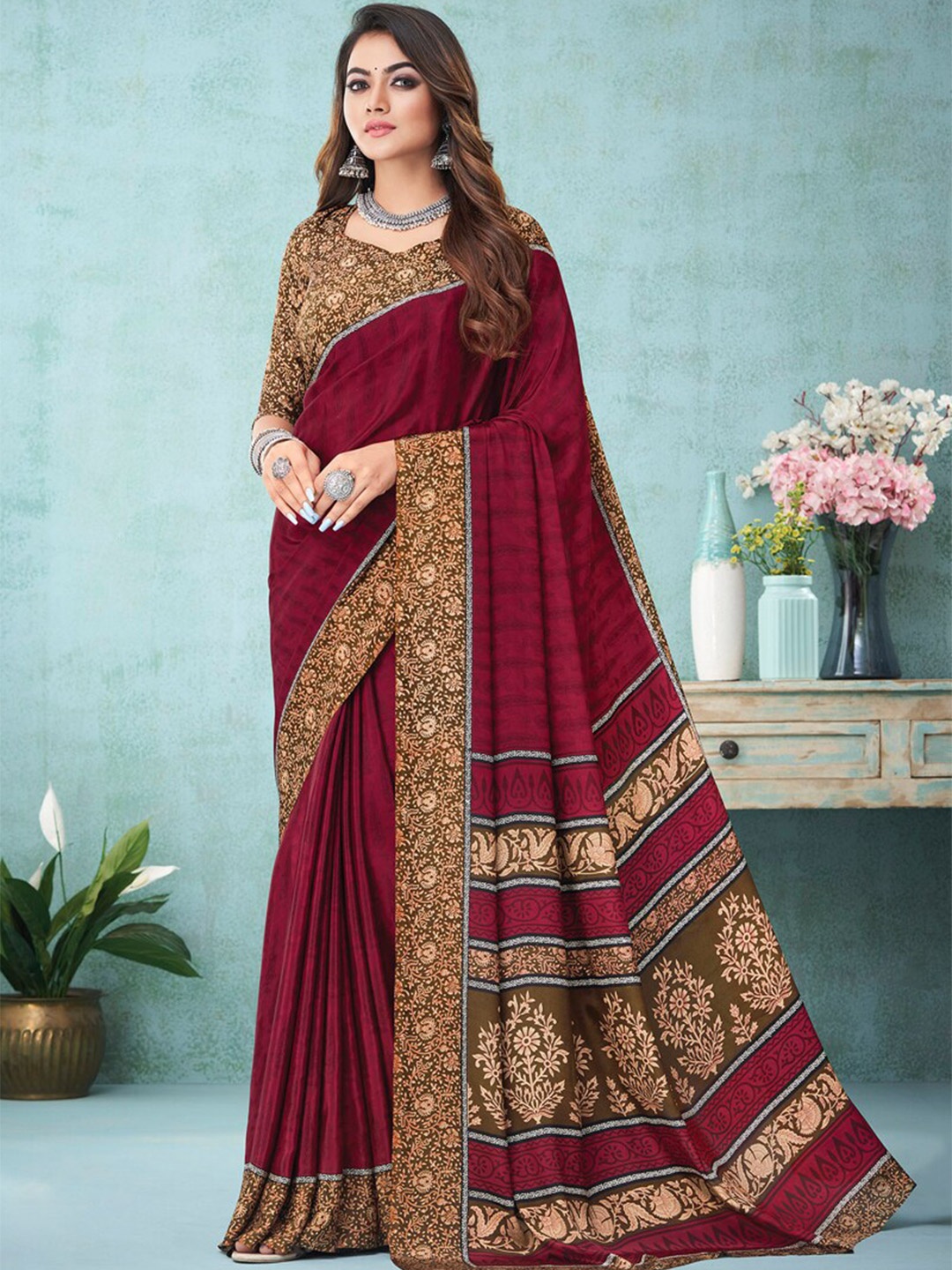 

DIVASTRI Ethnic Motif Printed Saree, Maroon
