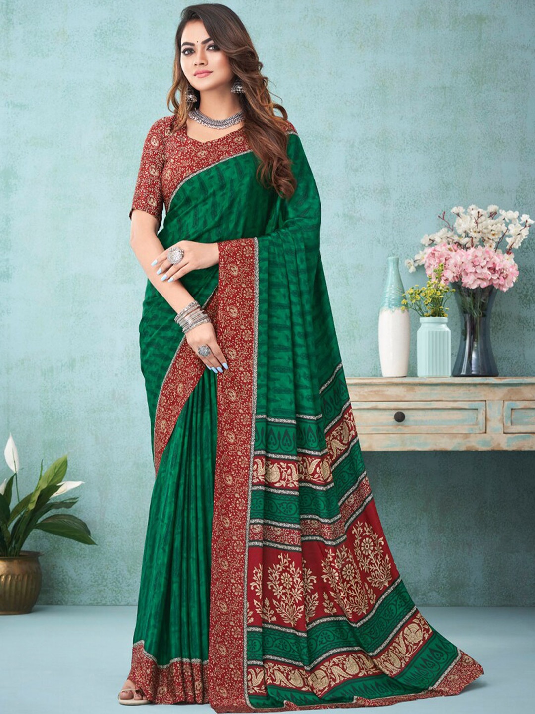

DIVASTRI Ethnic Printed Pure Silk Saree, Green