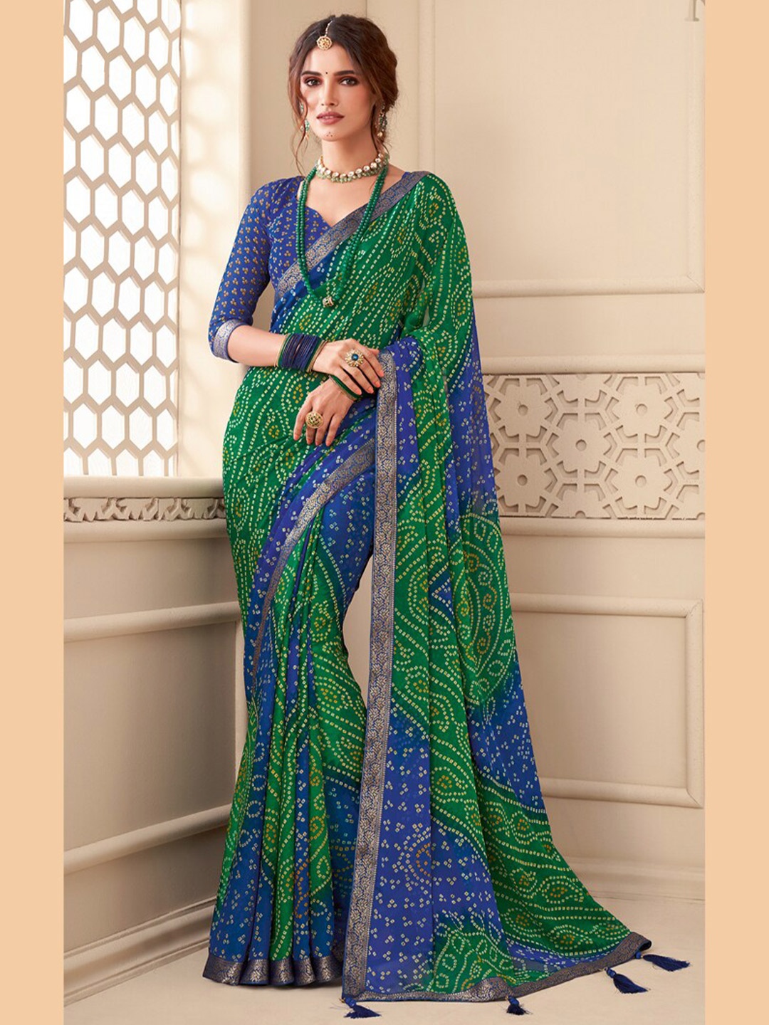 

DIVASTRI Bandhani Printed Pure Chiffon Bandhani Saree, Green