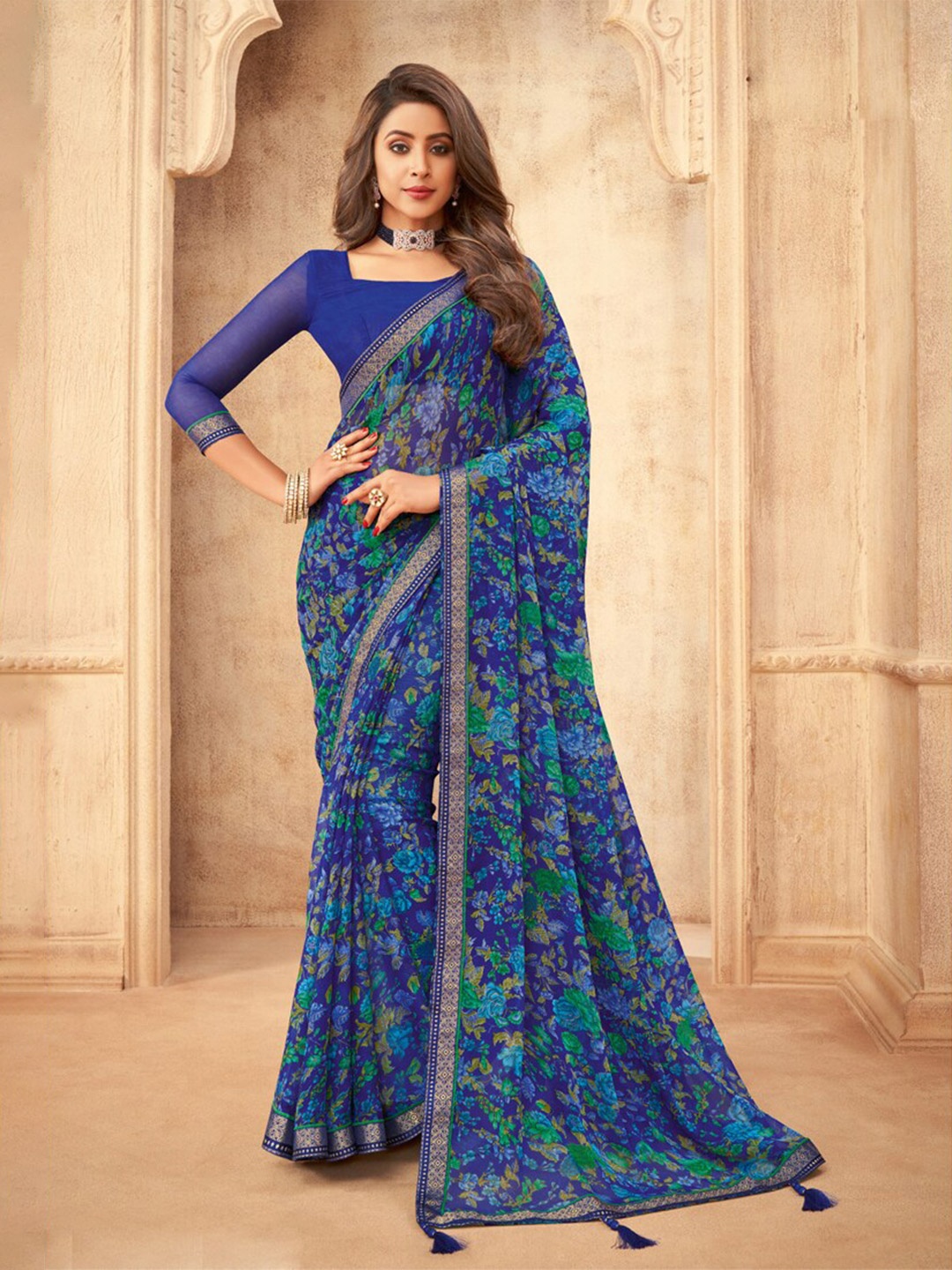 

DIVASTRI Floral Printed Pure Chiffon Saree, Blue