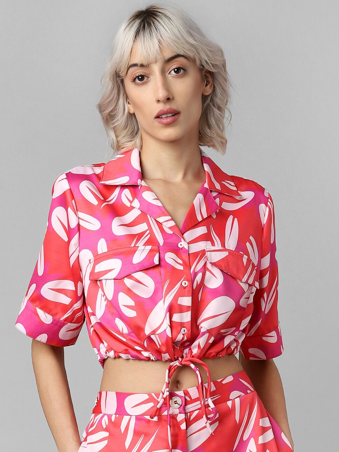 

ONLY Women Printed Boxy Crop Casual Shirt, Red