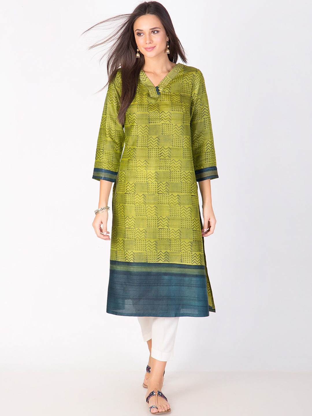 

Fabindia V-Neck Geometric Printed Silk Kurta, Green