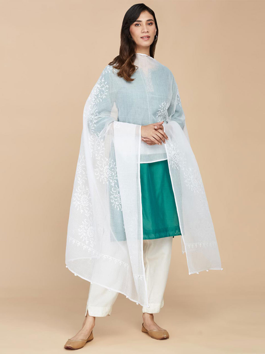 

Fabindia Ethnic Motifs Embroidered Chikankari Cotton Silk Dupatta, White