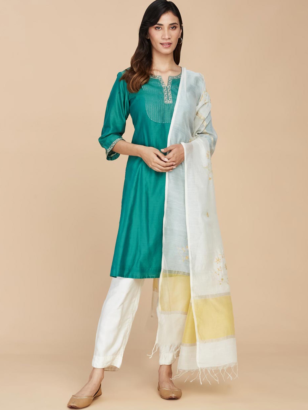 

Fabindia Ethnic Motifs Embroidered Dupatta, White