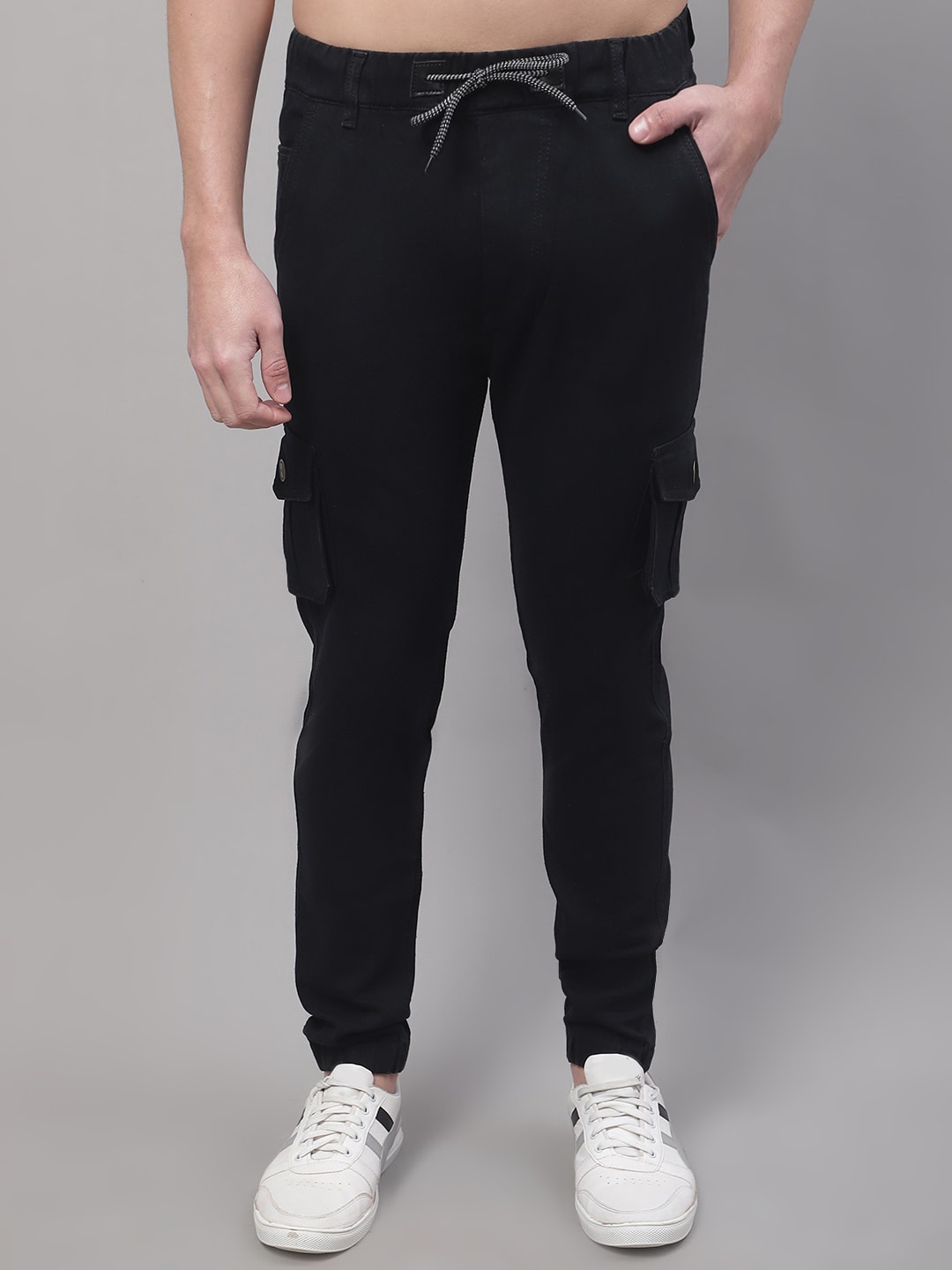 

Metronaut Men Mid Rise Cotton Jogger Jeans, Black