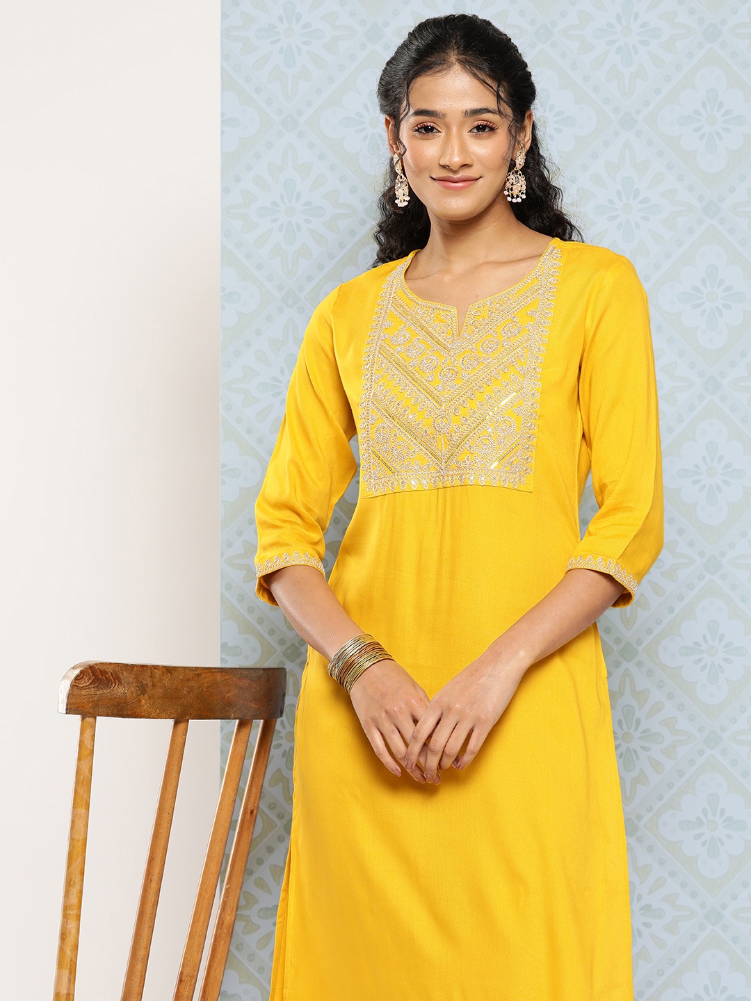 

Nayo Women Yoke Design Kurta, Yellow