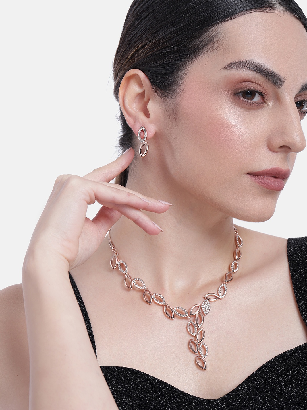 

Estele Rose Gold-Plated Leaf Design Crystal Studded Jewellery Set