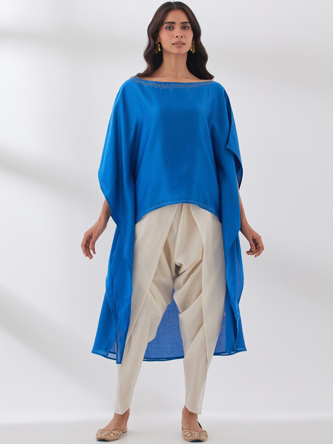 

SMRITI GUPTA Thread Work High Low Kaftan Chanderi Silk Kurta, Blue