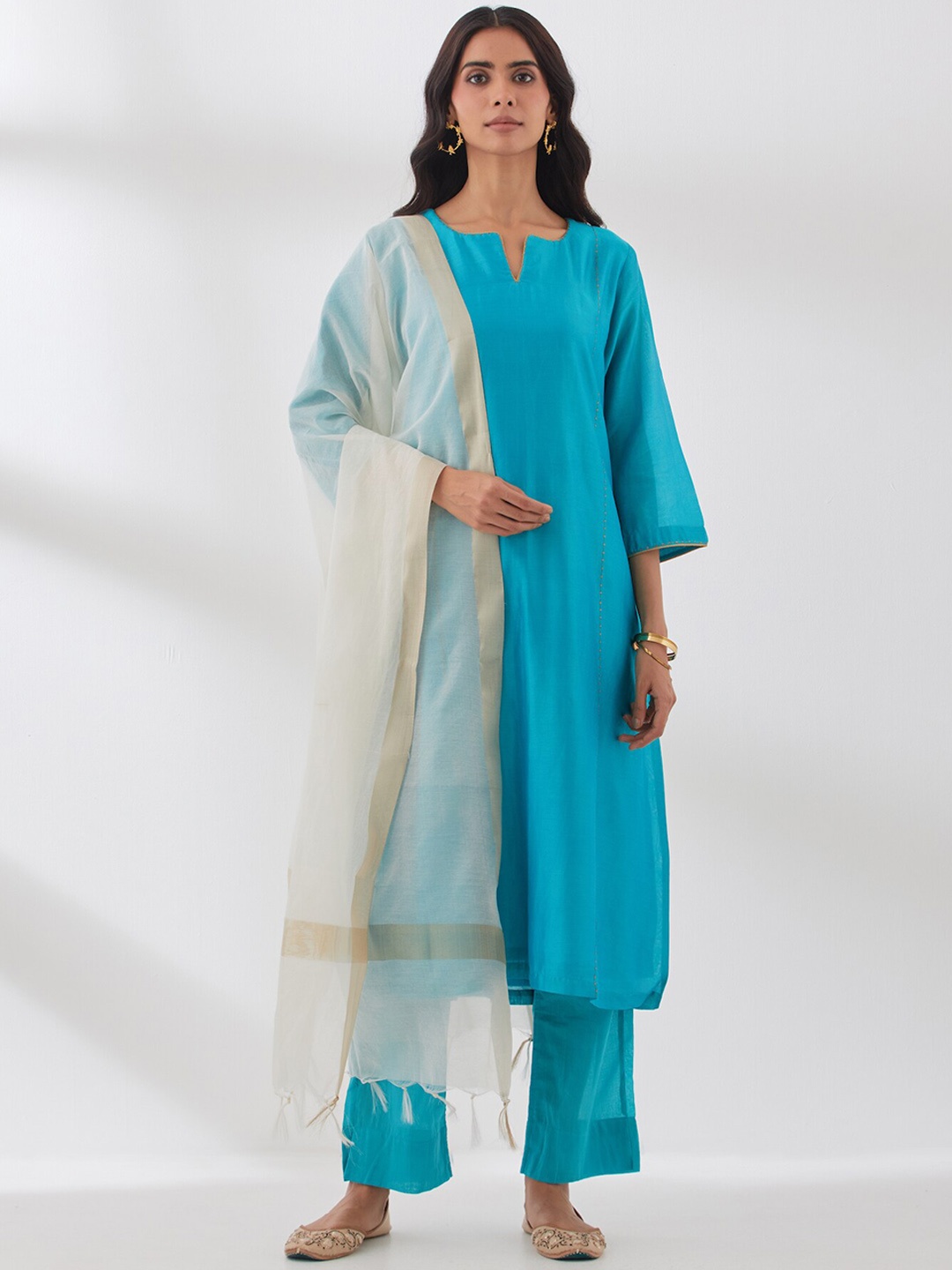 

SMRITI GUPTA Notched Neck Chanderi Silk Kurta, Turquoise blue