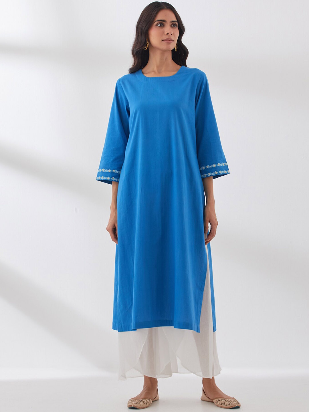 

SMRITI GUPTA Thread Work Straight Cotton Kurta, Blue
