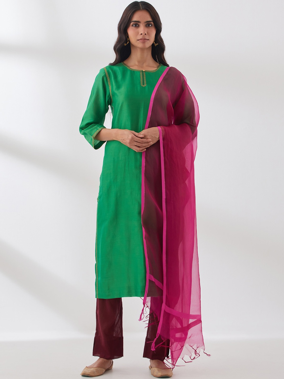 

SMRITI GUPTA Keyhole Neck Chanderi Silk Straight Kurta, Green