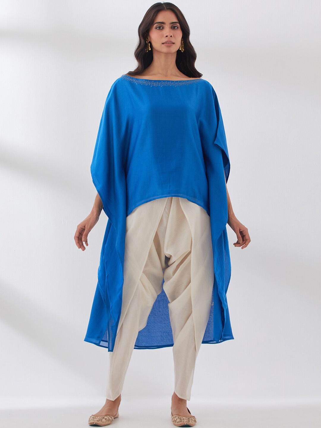 

SMRITI GUPTA Boat Neck Sequinned Chanderi Silk Kaftan Kurta with Dhoti Pants, Blue