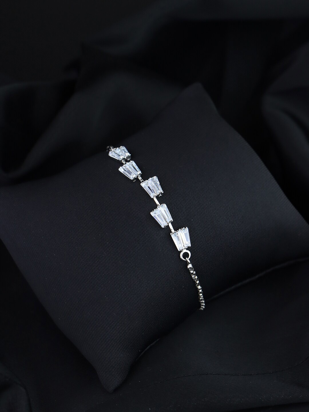 

I Jewels Women Silver-Plated Charm Bracelet