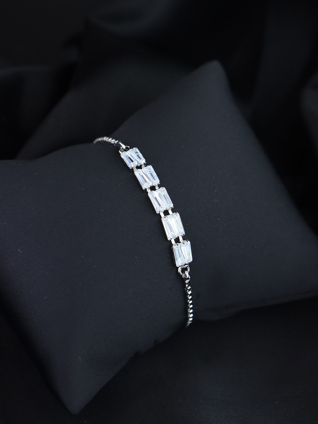 

I Jewels Women Cubic Zirconia Hand Painted Silver-Plated Charm Bracelet