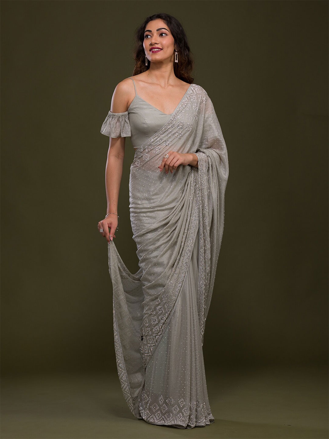 

Koskii Embellished Beads And Stones Saree, Grey