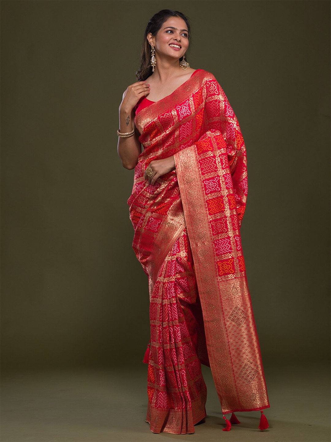 

Koskii Ethnic Motif Woven Design Embellished Zari Banarasi Saree, Red