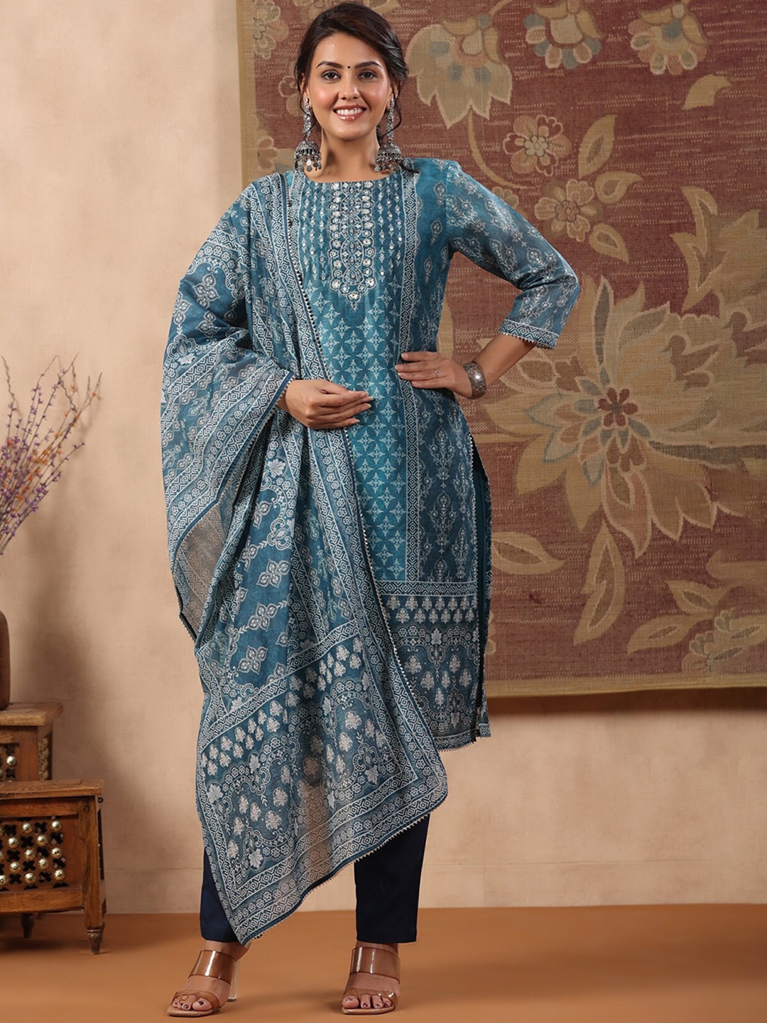 

Rain & Rainbow Ethnic Motifs Printed Kurta With Trousers & Dupatta, Blue