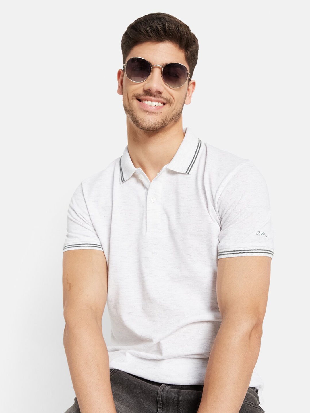 

Octave Men White Polo Collar Applique T-shirt