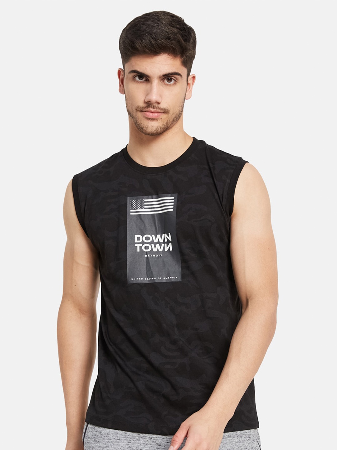 

Octave Typography Printed Cotton T-shirt, Black
