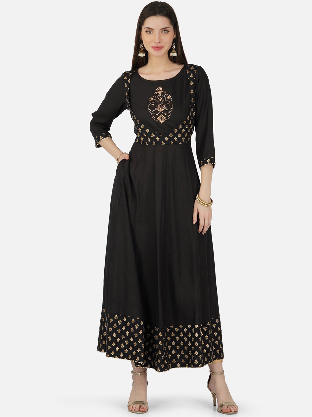 METRO-FASHION Ethnic Motif Yoke Design Thread Work Anarkali Kurta, Black