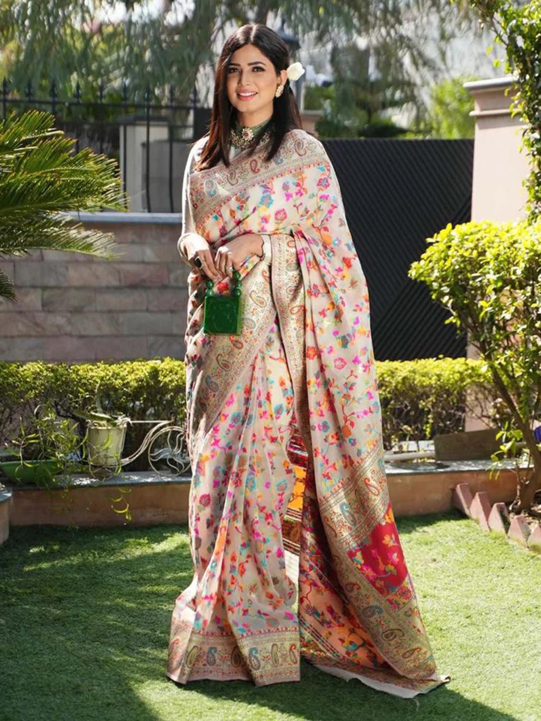 

MORLY Floral Woven Design Zari Kanjeevaram Saree, Cream