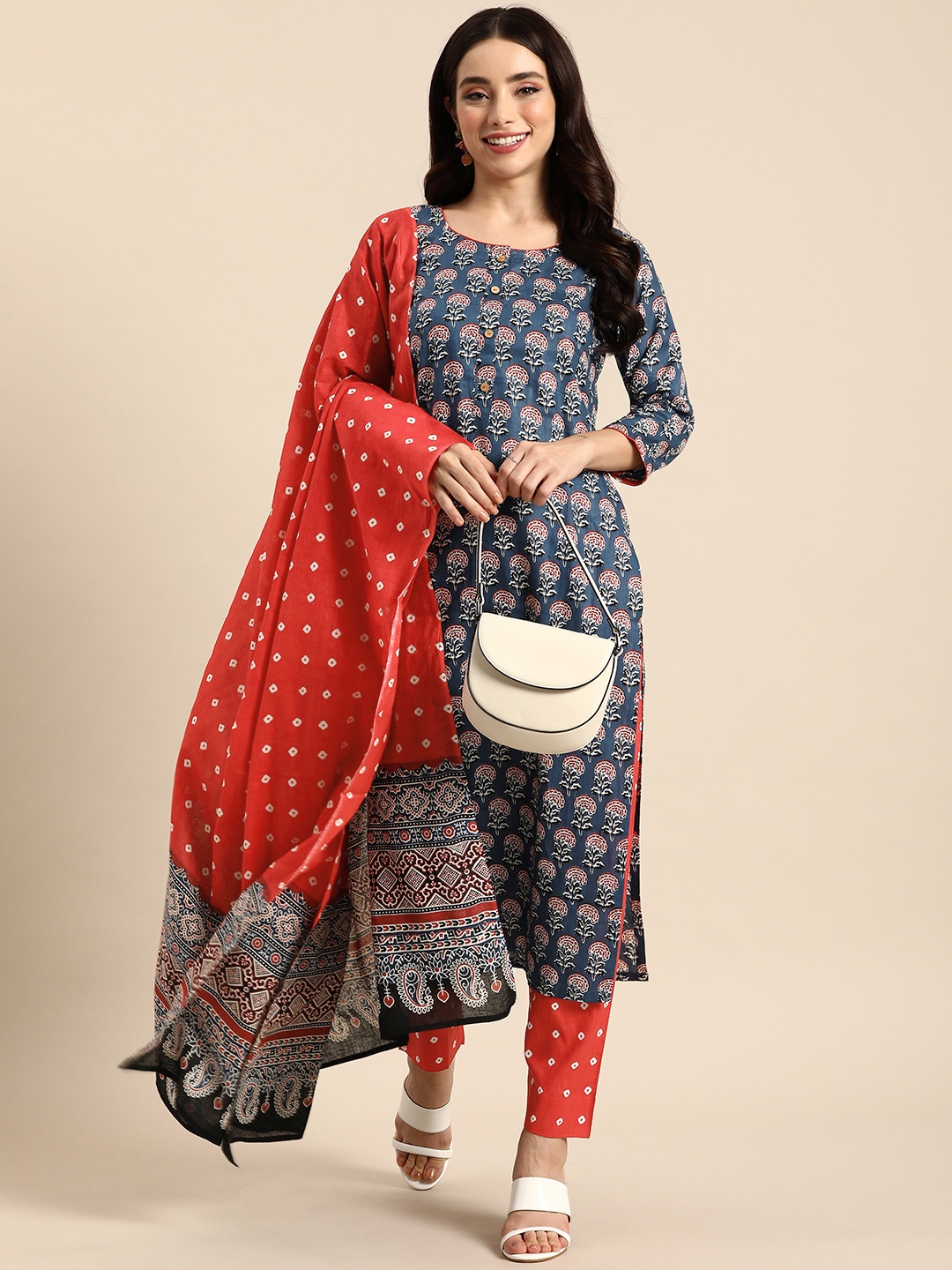 

Anouk Women Floral Printed Regular Kurta with Trousers & With Dupatta, Blue