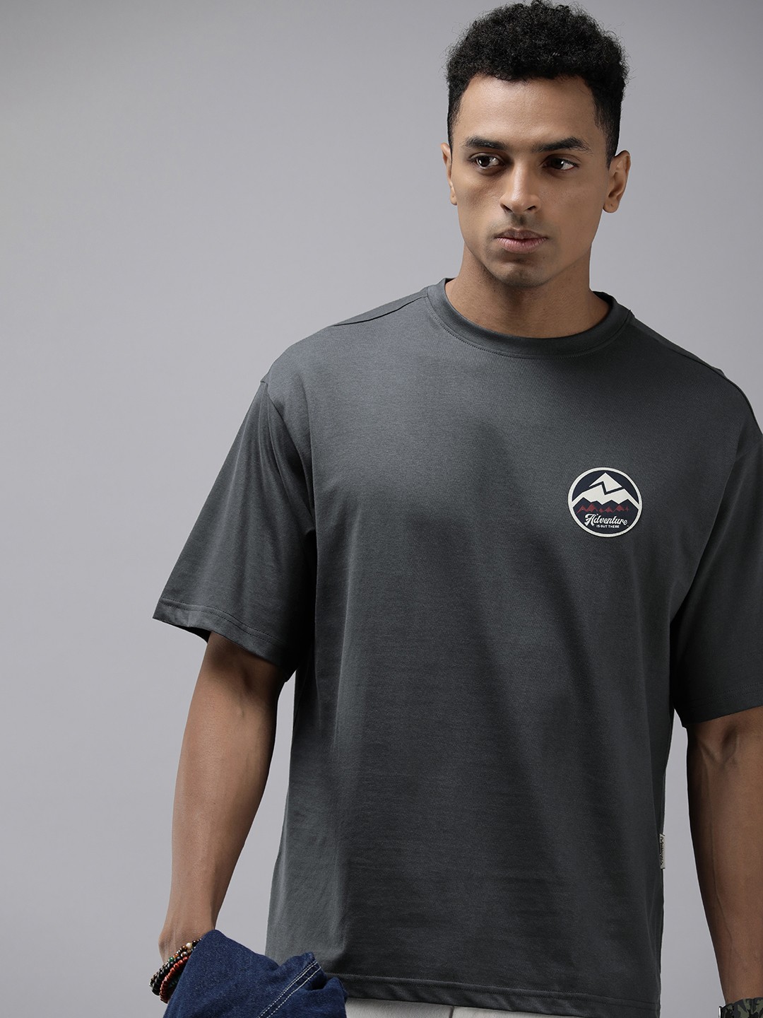 

Roadster Men Charcoal Drop-Shoulder Sleeves Pure Cotton Oversize T-shirt