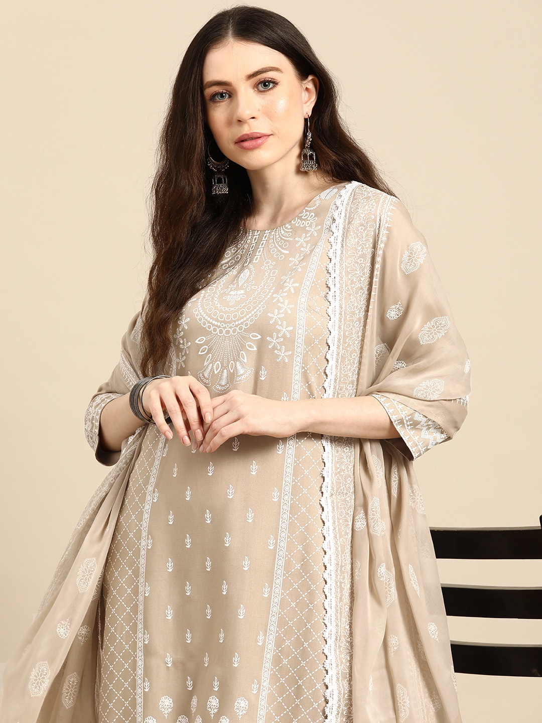 

Anouk Ethnic Motifs Foil Printed Regular Kurta With Trousers & Dupatta, Beige