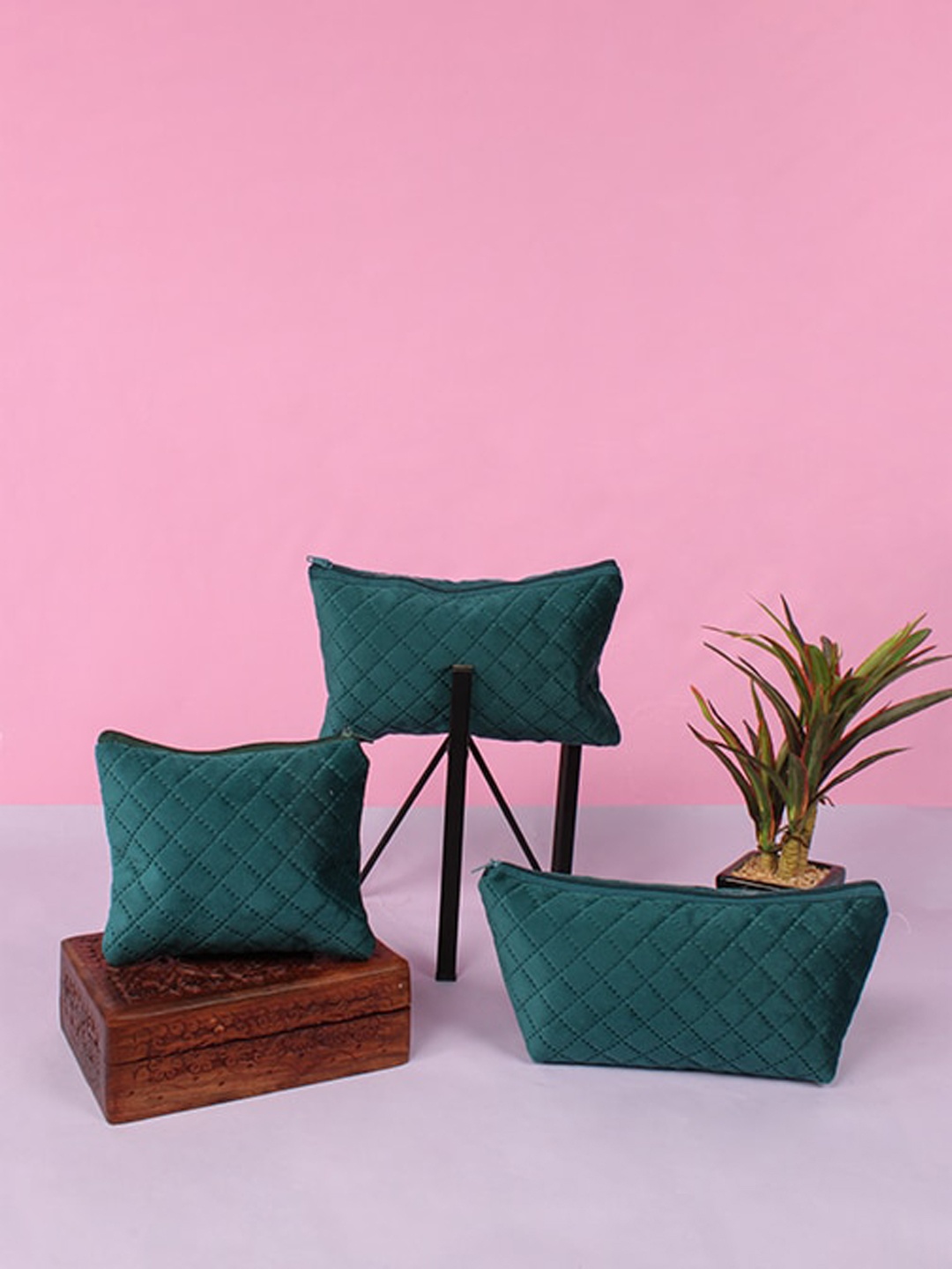

STITCHNEST Set Of 3 Quilted Travel Pouch, Green
