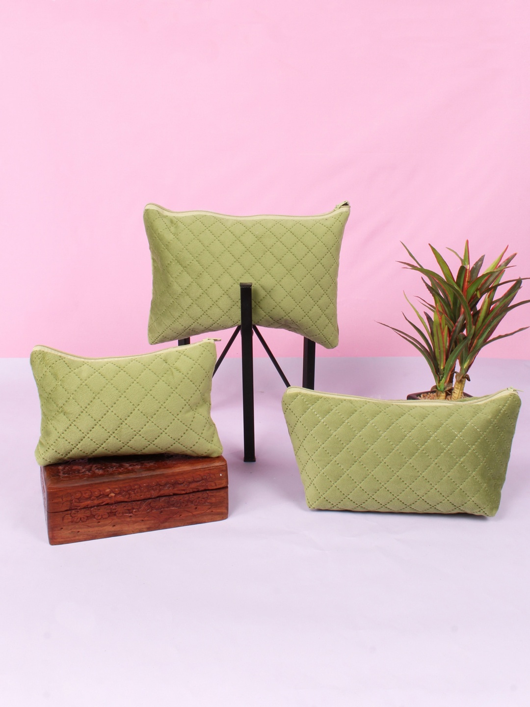 

STITCHNEST 3-Pcs Quilted Velvet Travel Pouches, Olive